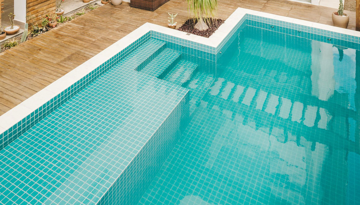 outdoor swimming pool