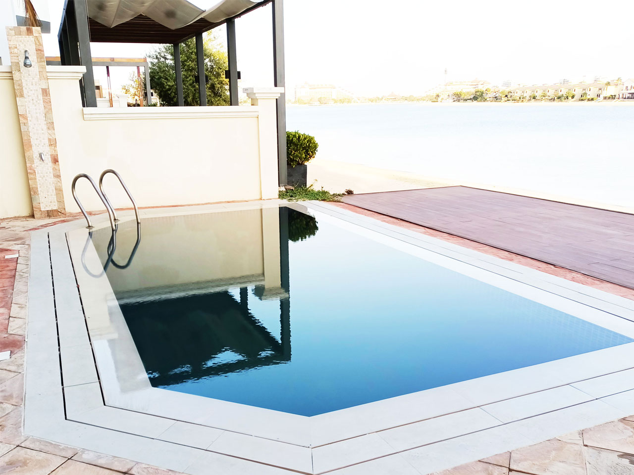 Palm Jumeirah Swimming Pool